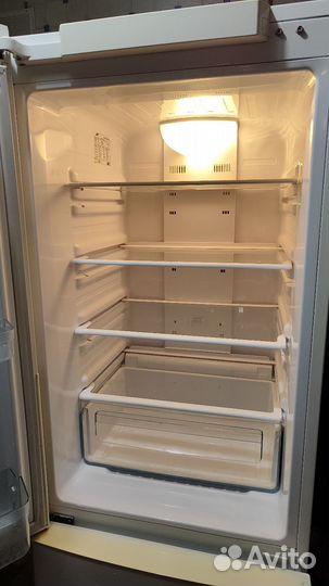 Холодильник Samsung No Frost