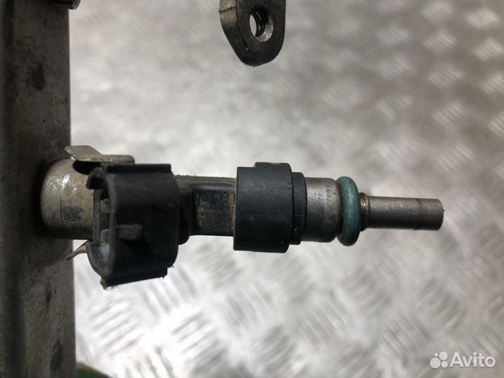 Форсунка двигателя Nissan Tiida c11