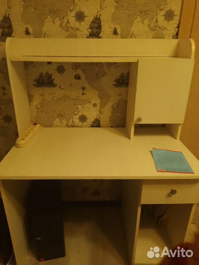 Компьютерный стол