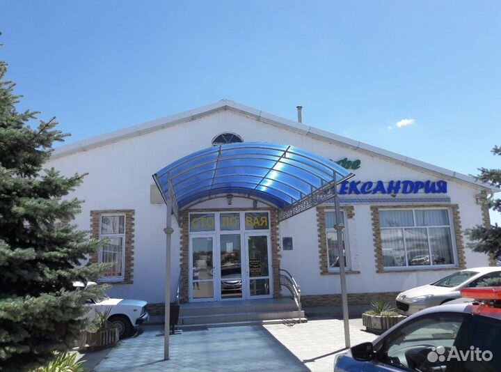 Работник линии раздачи