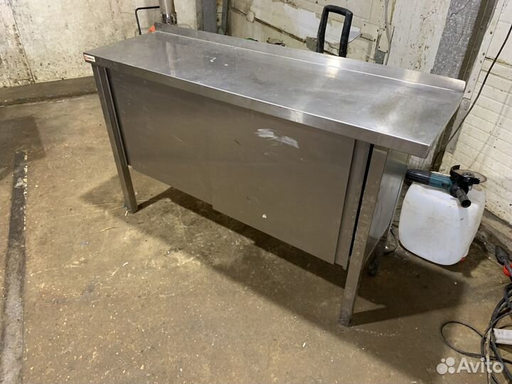 Стол купе производственный пристенный 1350х400х850