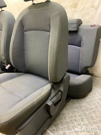 Сиденье комплект Nissan Qashqai J10 MR20DE 2007