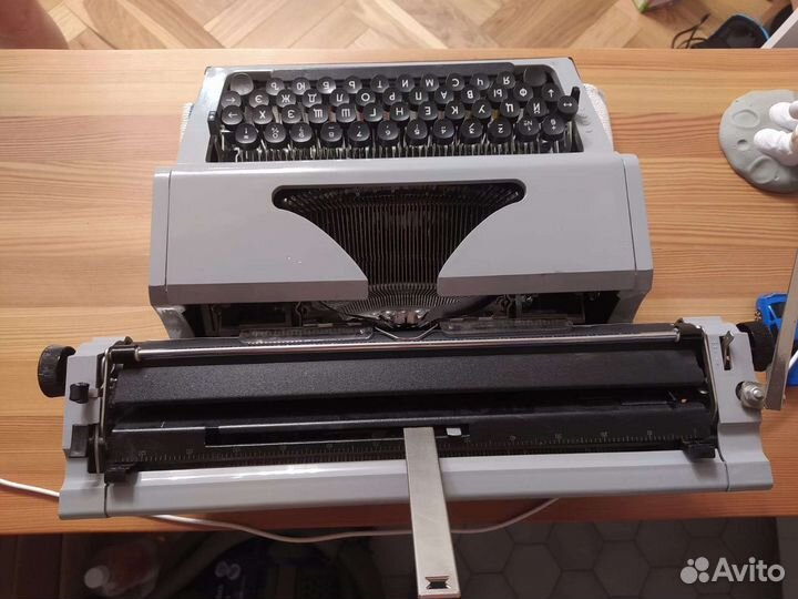 Печатная машинка Любава