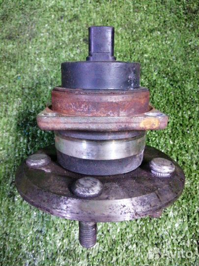 Ступица задняя Toyota Caldina AZT241 1AZ