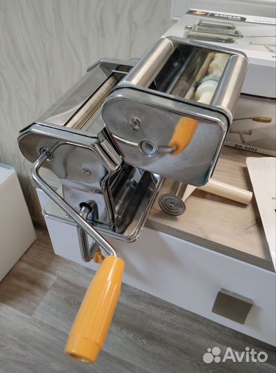 Машинка для изготовления пельменей и вареников