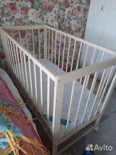 Детская кроватка