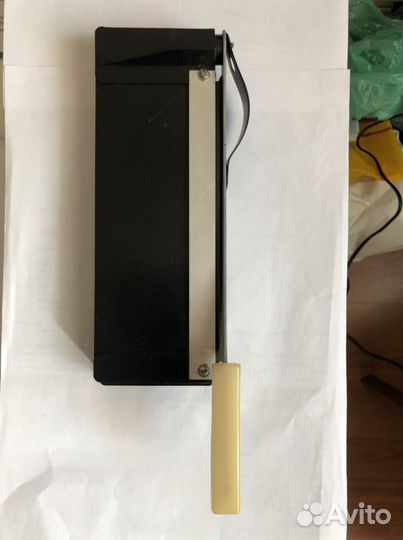 Нож для обрезки фотографий и бумаги