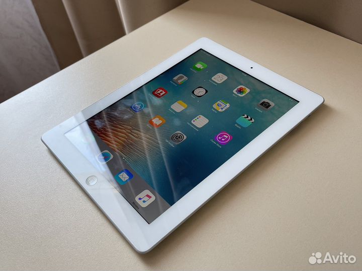 Планшет Apple iPad 3, Wi-Fi + Cellular(LTE) 16GB