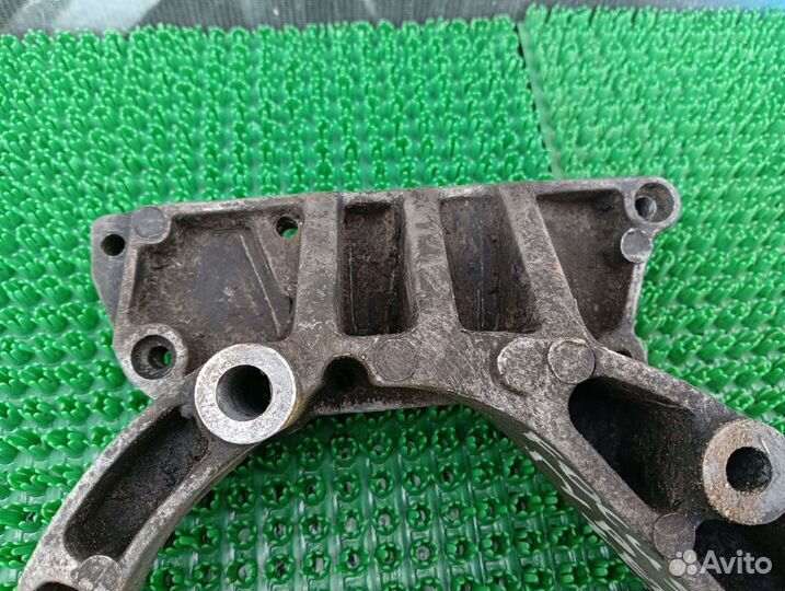 Кронштейн Гура Форд фокус 1