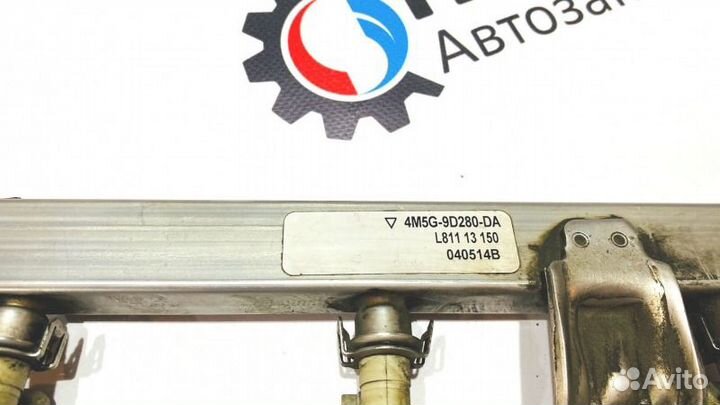 Топливная рампа с форсунками Ford Mondeo 3 1.8