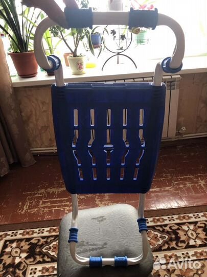 Сиденье для купания для пожилых людей