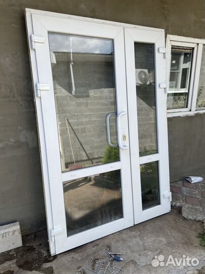 Дверь пластиковая входная