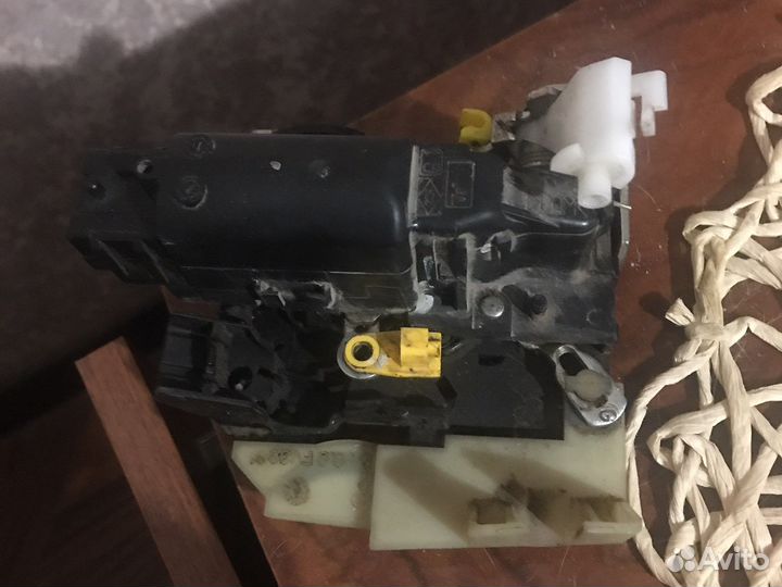 Центральный замок на рено дастер