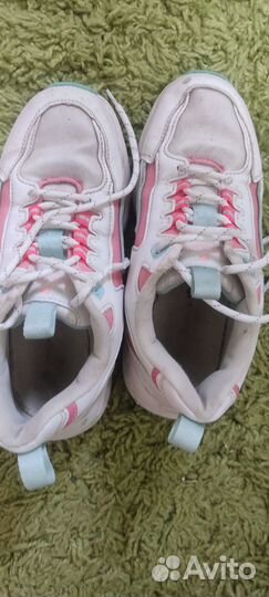 Кроссовки для девочки