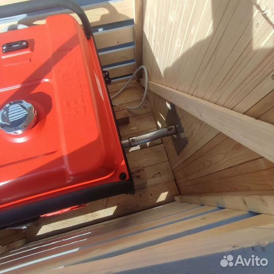 Установка генератора с автозапуском в кожухе