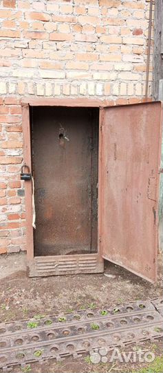 Шкаф бу на два балона