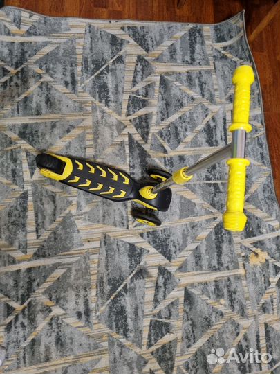 Самокат детский трехколесный