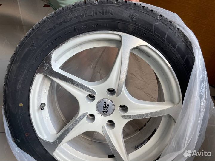 Accelera 651 215/55 R17 R