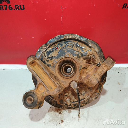 Кулак задний левый Subaru Forester S11