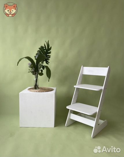 Белый стульчик для школьника