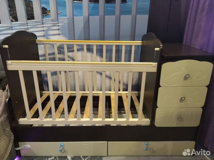 Детская кроватка с маятником трансформер