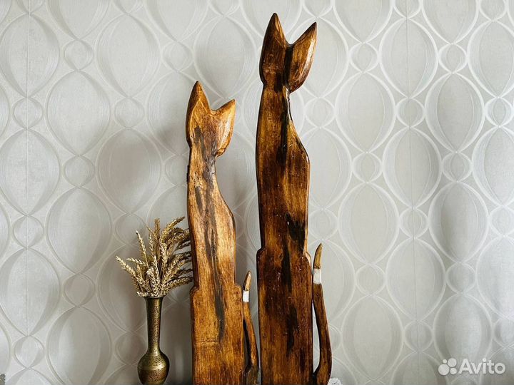 Кот и кошка статуя