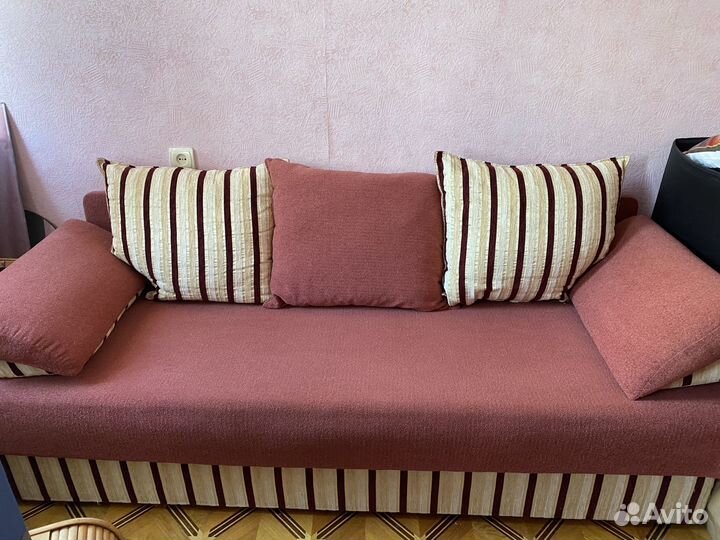 Диван бу + портьеры на 2 окна
