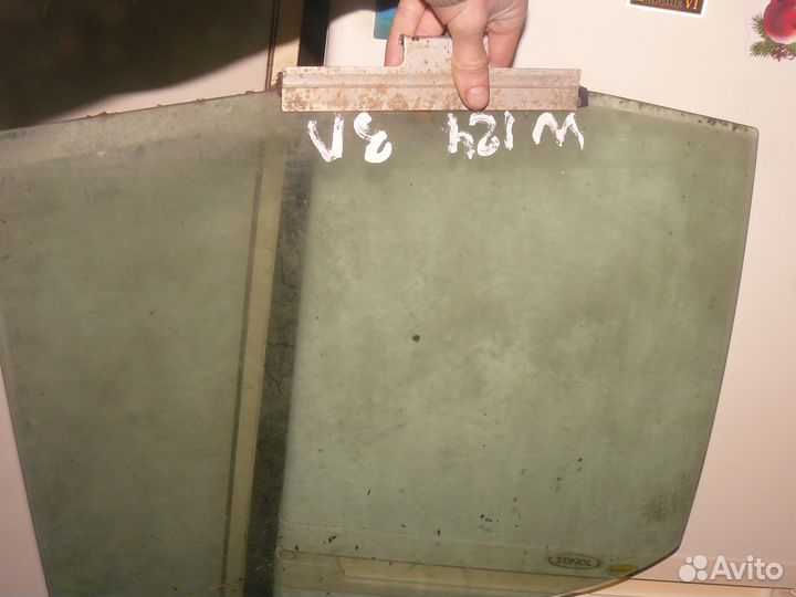 Стекло задней правой двери Mercedes Benz W124 E