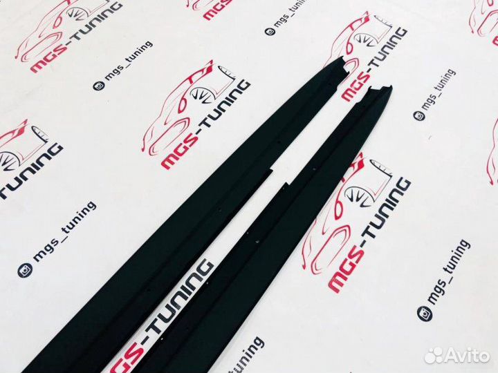 Лезвия порогов BMW 5 G30 M-Perfomance черный мат