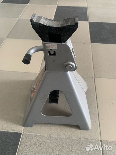 Подставка для автомобиля