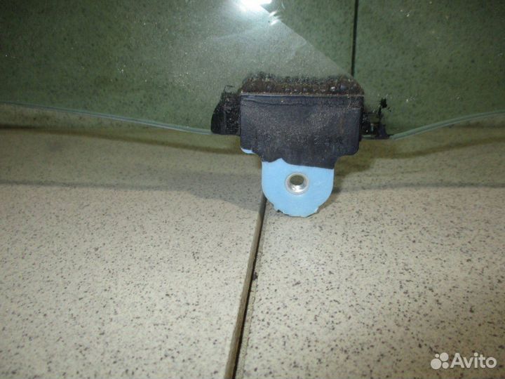 Стекло двери передней левой Toyota LC Prado 120