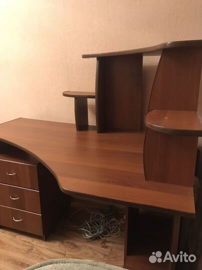 Компьютерный стол