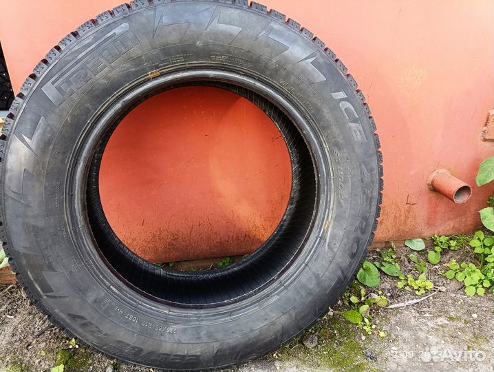 Pirelli Ice Zero 225/65 R17 106T