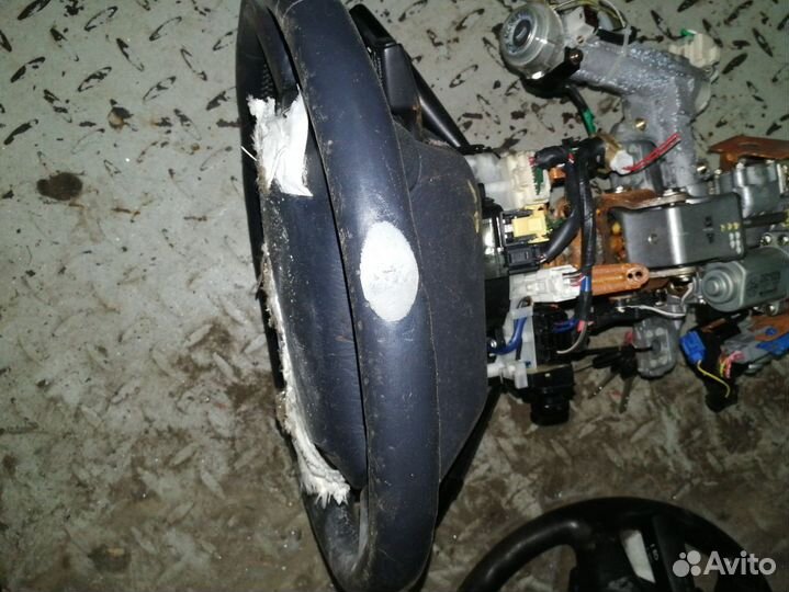 Рулевая колонка на Toyota Crown Majesta UZS155