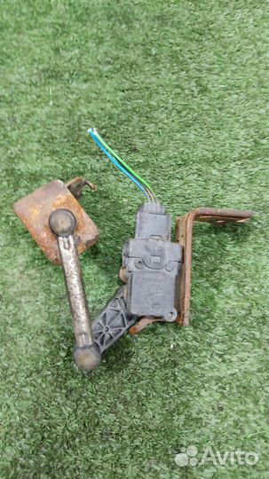 Датчик положения кузова Nissan Qashqai J11 2014