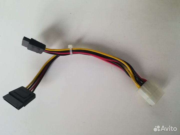 Переходник питания c SATA на Molex