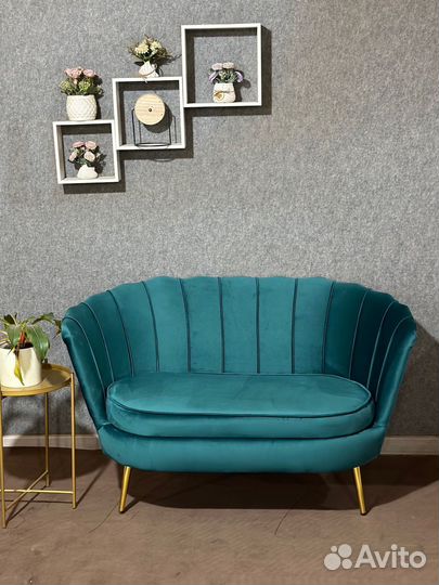 Диван ракушка в зону ожидания. В салон красоты