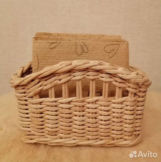 Салфетница/корзиночка плетеная
