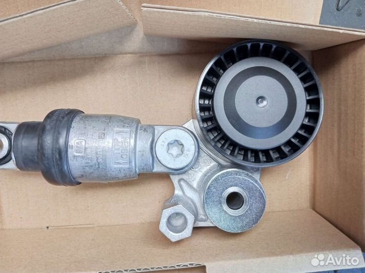 Натяжитель приводного ремня Mazda PE0315980C