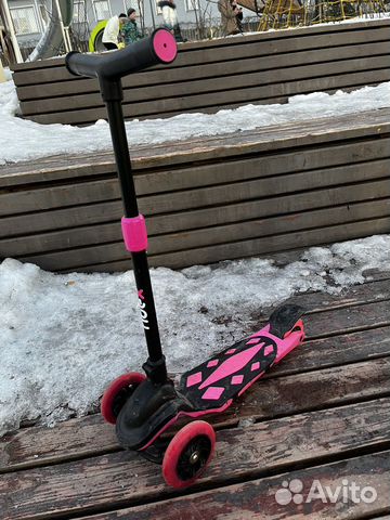 Самокат трехколесный