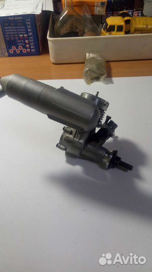 Авиамодельный двигатель