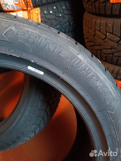 Sonix Prime UHP 08 215/50 R17 95W