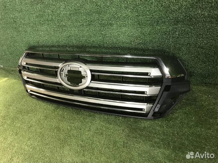 Решетка радиатора Toyota Land Cruiser 200 (2015-20