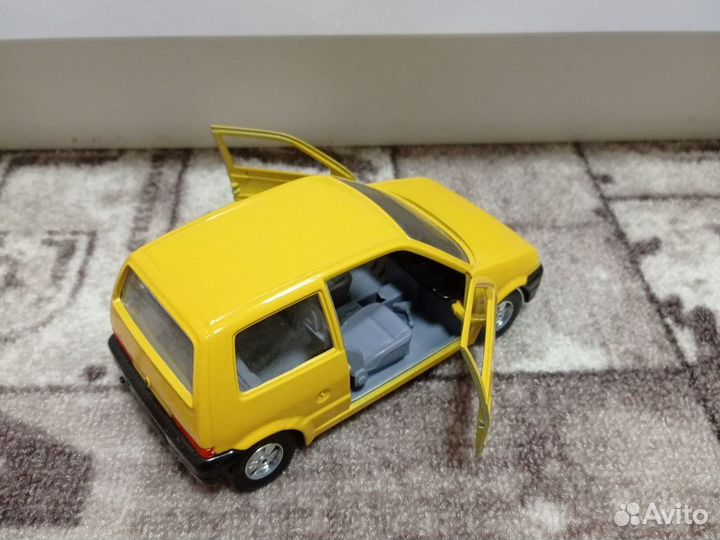 Модель 1:24 Fiat Cinquecento