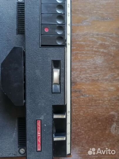 Катушечный магнитофон Daina