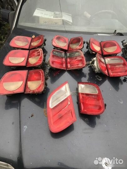 Фонарь внутренний задний Mercedes-Benz E-Class