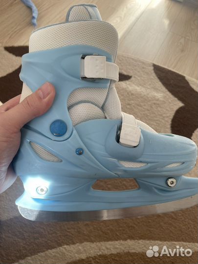 Коньки хоккейные