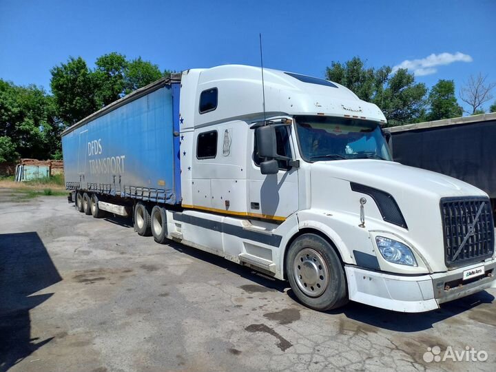 Volvo VNL 780 с полуприцепом, 2003