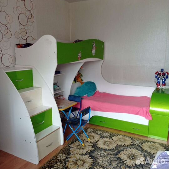 Детская двухъярусная кровать с матрасами