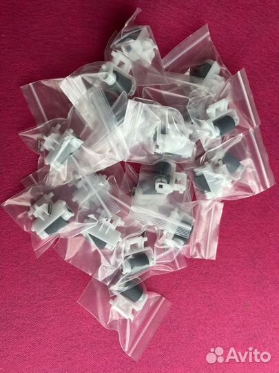 1569311 1575162 Ролик в держателе Epson